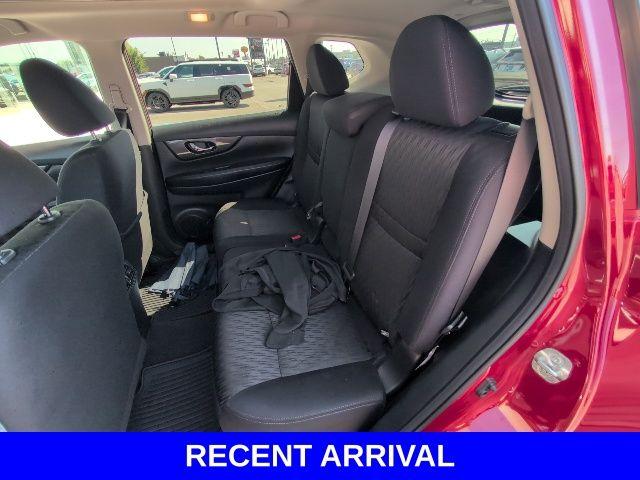 2020 Nissan Rogue Vehicle Photo in Merrillville, IN 46410