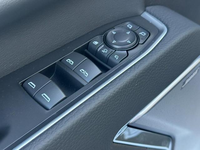 2026 GMC Sierra 2500 HD Vehicle Photo in COLUMBIA, MO 65203-3903