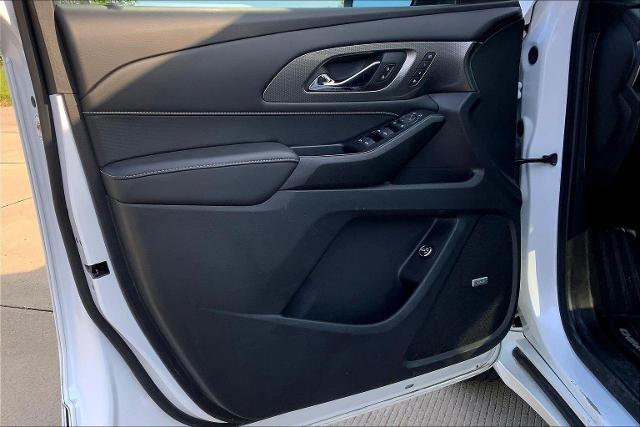 2023 Chevrolet Traverse Vehicle Photo in TOPEKA, KS 66609-0000