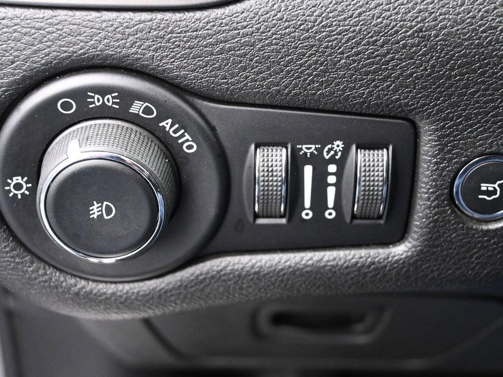 2021 Jeep Cherokee Vehicle Photo in Cedar Rapids, IA 52402