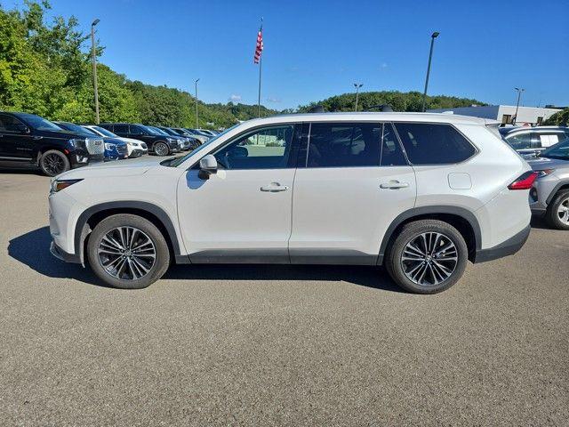 2024 Toyota Grand Highlander Vehicle Photo in Pleasant Hills, PA 15236