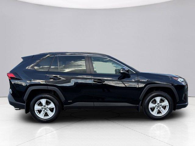 2020 Toyota RAV4 Vehicle Photo in LEOMINSTER, MA 01453-2952