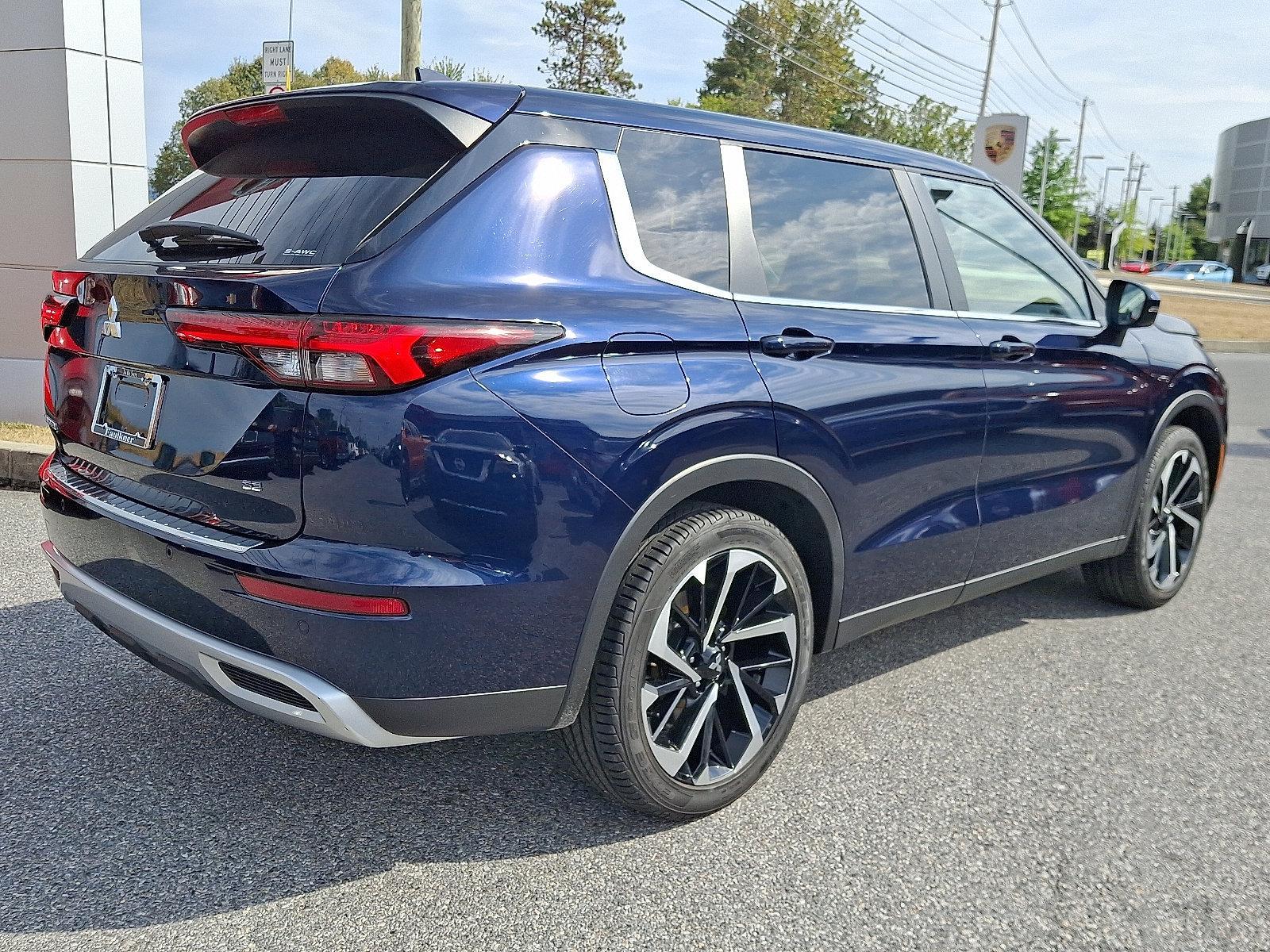 2022 Mitsubishi Outlander Vehicle Photo in Mechanicsburg, PA 17050-2306