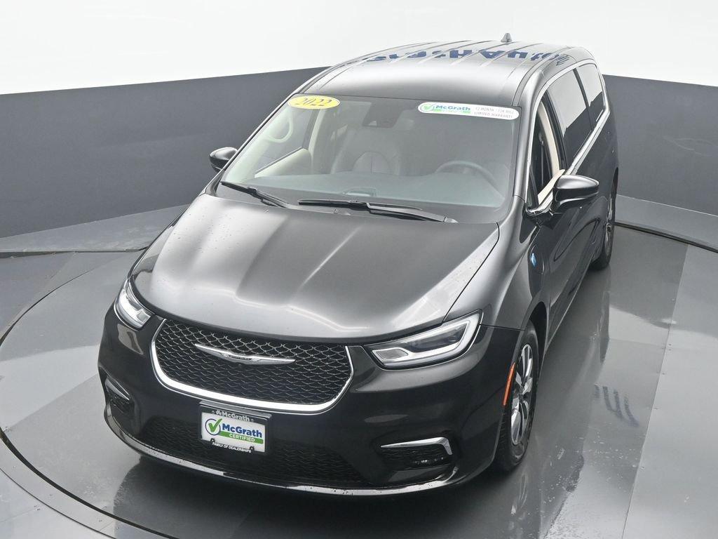 2022 Chrysler Pacifica Vehicle Photo in Cedar Rapids, IA 52402