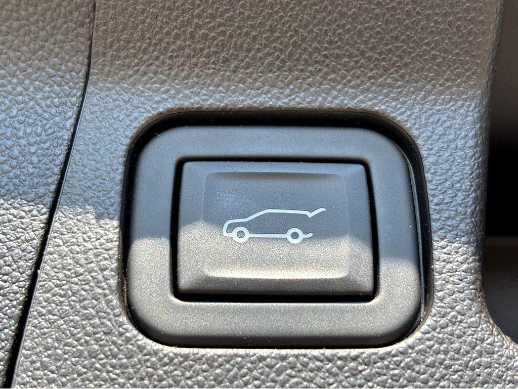 2023 GMC Acadia Vehicle Photo in SAVANNAH, GA 31406-4513