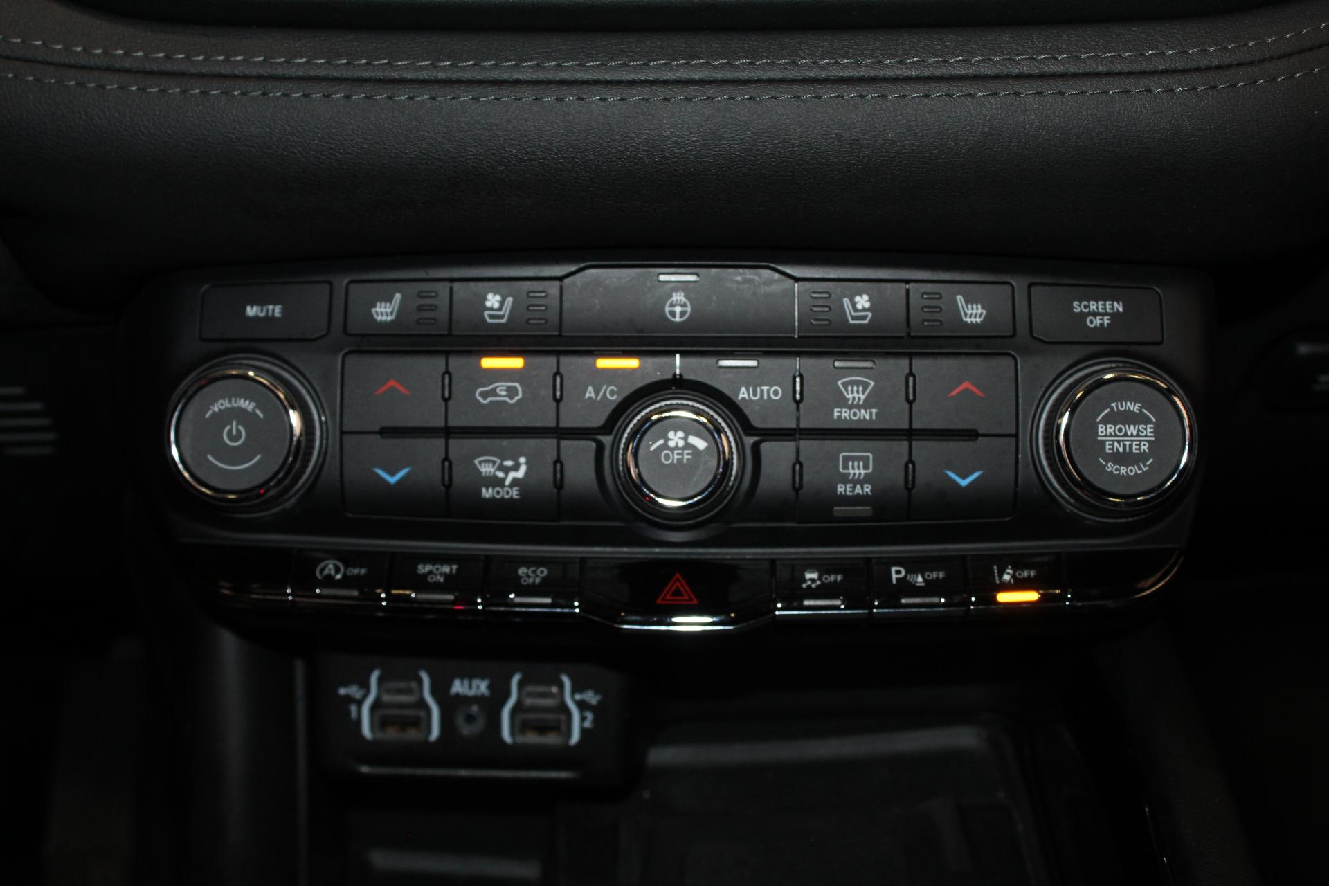 2022 Dodge Durango Vehicle Photo in NORTHAMPTON, MA 01060-1120