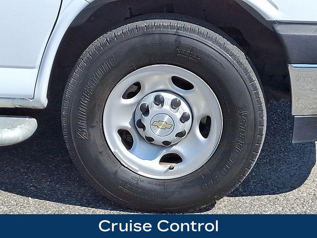 2024 Chevrolet Express Cargo 2500 Vehicle Photo in DANBURY, CT 06810-5034