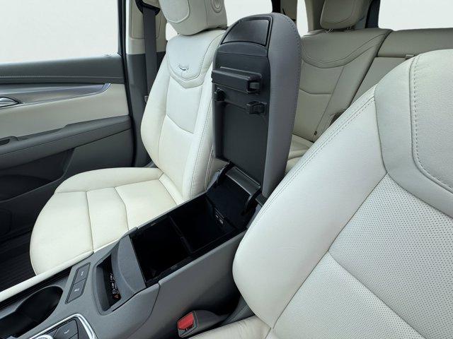 2025 Cadillac XT5 Vehicle Photo in LEOMINSTER, MA 01453-2952