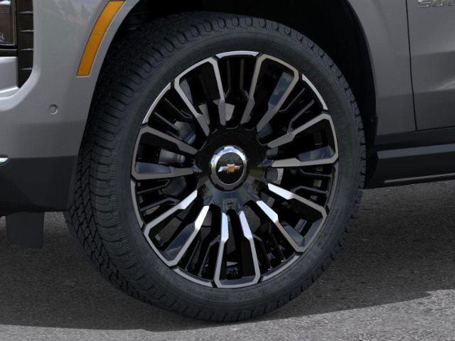 2025 Chevrolet Suburban Vehicle Photo in KANSAS CITY, MO 64114-4502