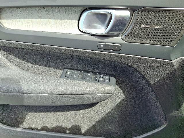 2024 Volvo XC40 Vehicle Photo in HARRISBURG, PA 17111-1033