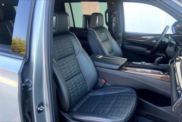 2023 Cadillac Escalade ESV Vehicle Photo in KANSAS CITY, MO 64114-4545