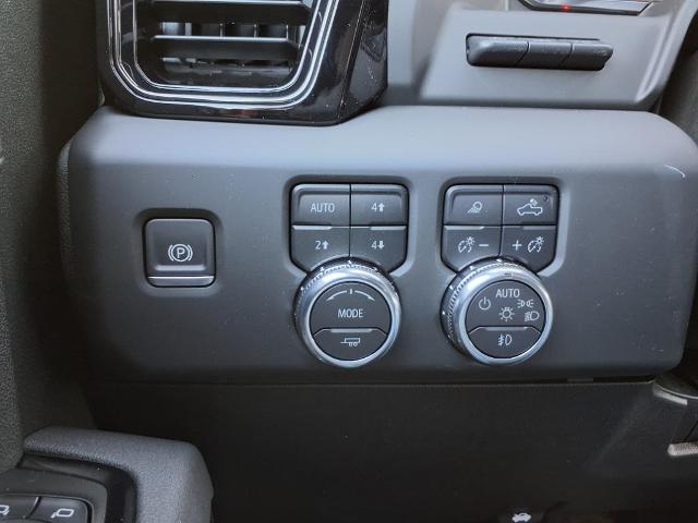 2025 GMC Sierra 2500 HD Vehicle Photo in Denton, TX 76205