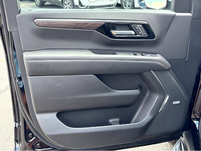 2025 Chevrolet Suburban Vehicle Photo in BEAUFORT, SC 29906-4218