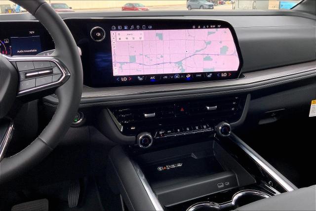 2025 Chevrolet Suburban Vehicle Photo in KANSAS CITY, MO 64114-4502