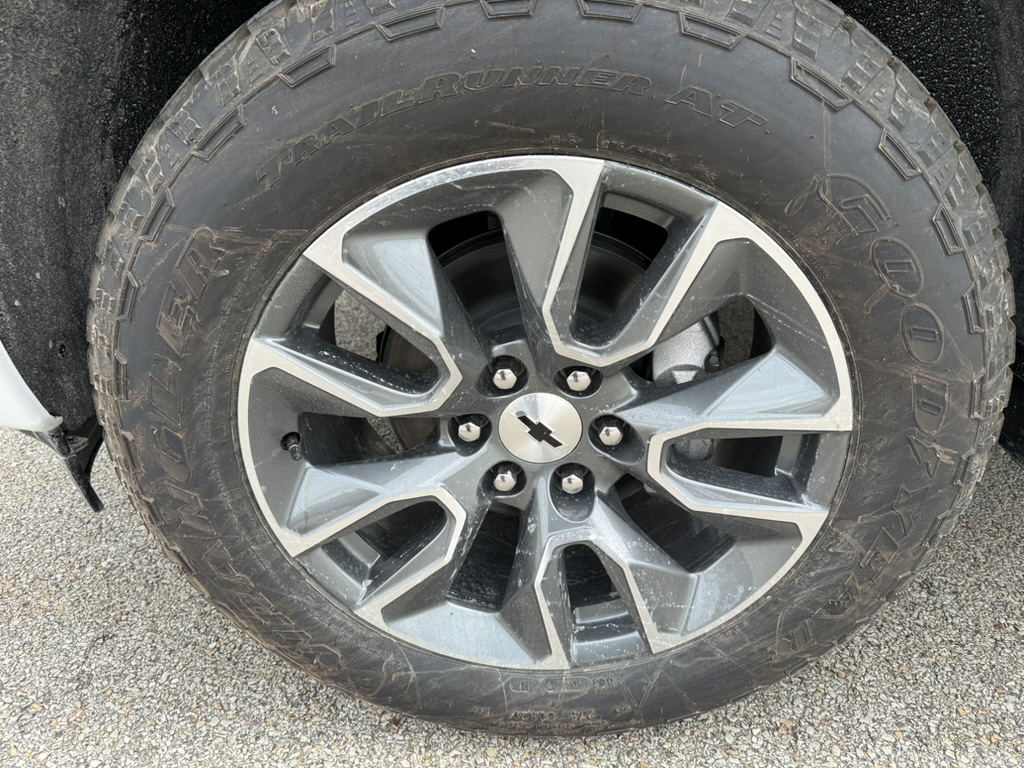 2026 Chevrolet Silverado 1500 photo 9 of 21