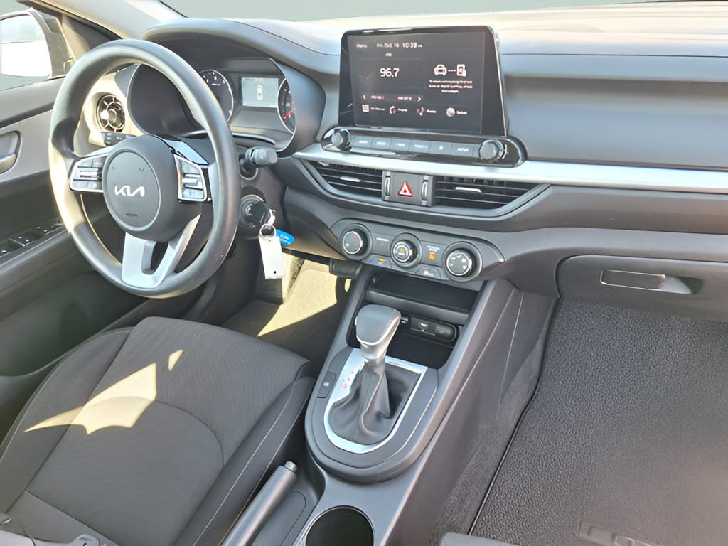 2024 Kia Forte photo 26 of 32