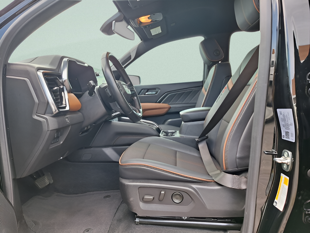 2024 GMC Canyon photo 12 of 30