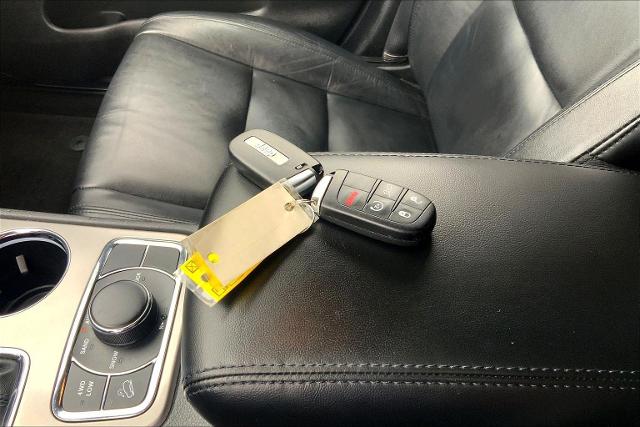 2022 Jeep Grand Cherokee WK Vehicle Photo in TOPEKA, KS 66609-0000