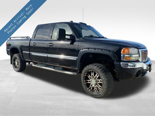 2006 GMC Sierra 1500HD Vehicle Photo in Cedar Rapids, IA 52402
