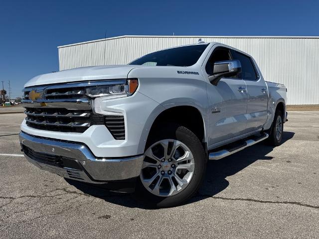 Polar White Tricoat 2026 Chevrolet Silverado 1500 Pickup Truck Four-Wheel Drive Automatic