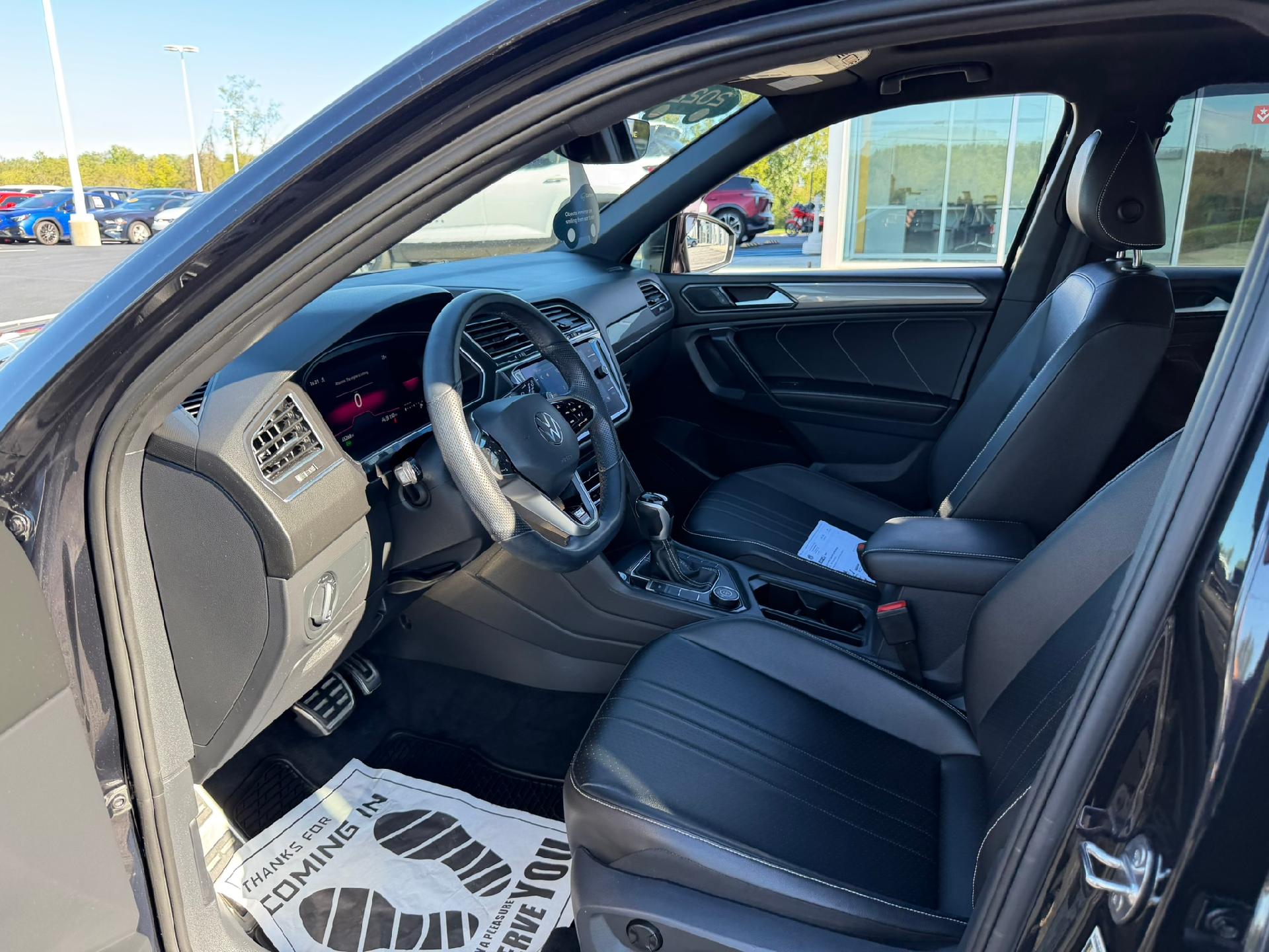 2022 Volkswagen Tiguan photo 17 of 37
