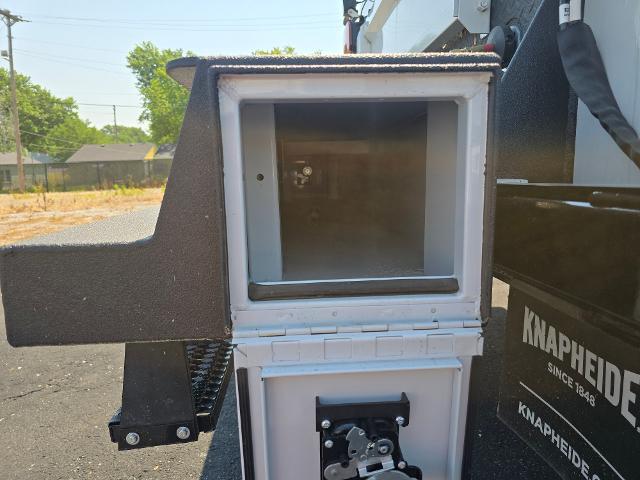 2024 Chevrolet Silverado Chassis Cab Vehicle Photo in INDEPENDENCE, MO 64055-1314