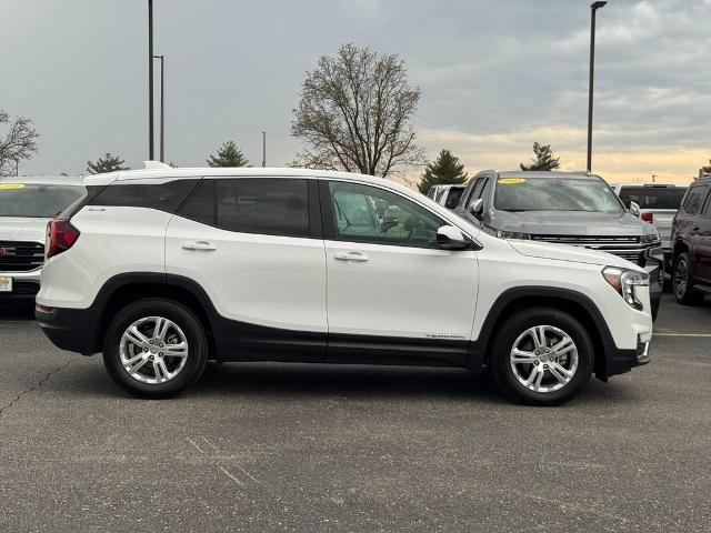 2024 GMC Terrain Vehicle Photo in COLUMBIA, MO 65203-3903