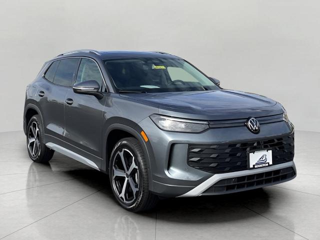 2025 Volkswagen Tiguan Vehicle Photo in Oshkosh, WI 54904