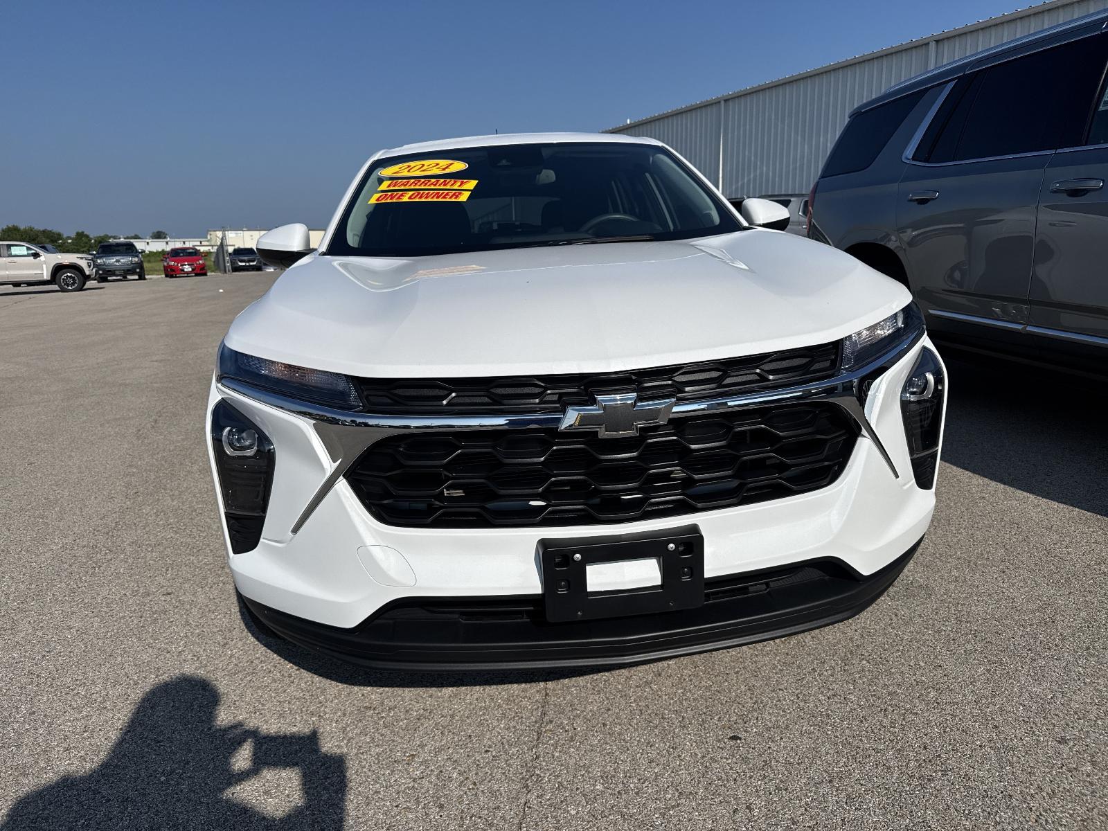View vehicle photo 7