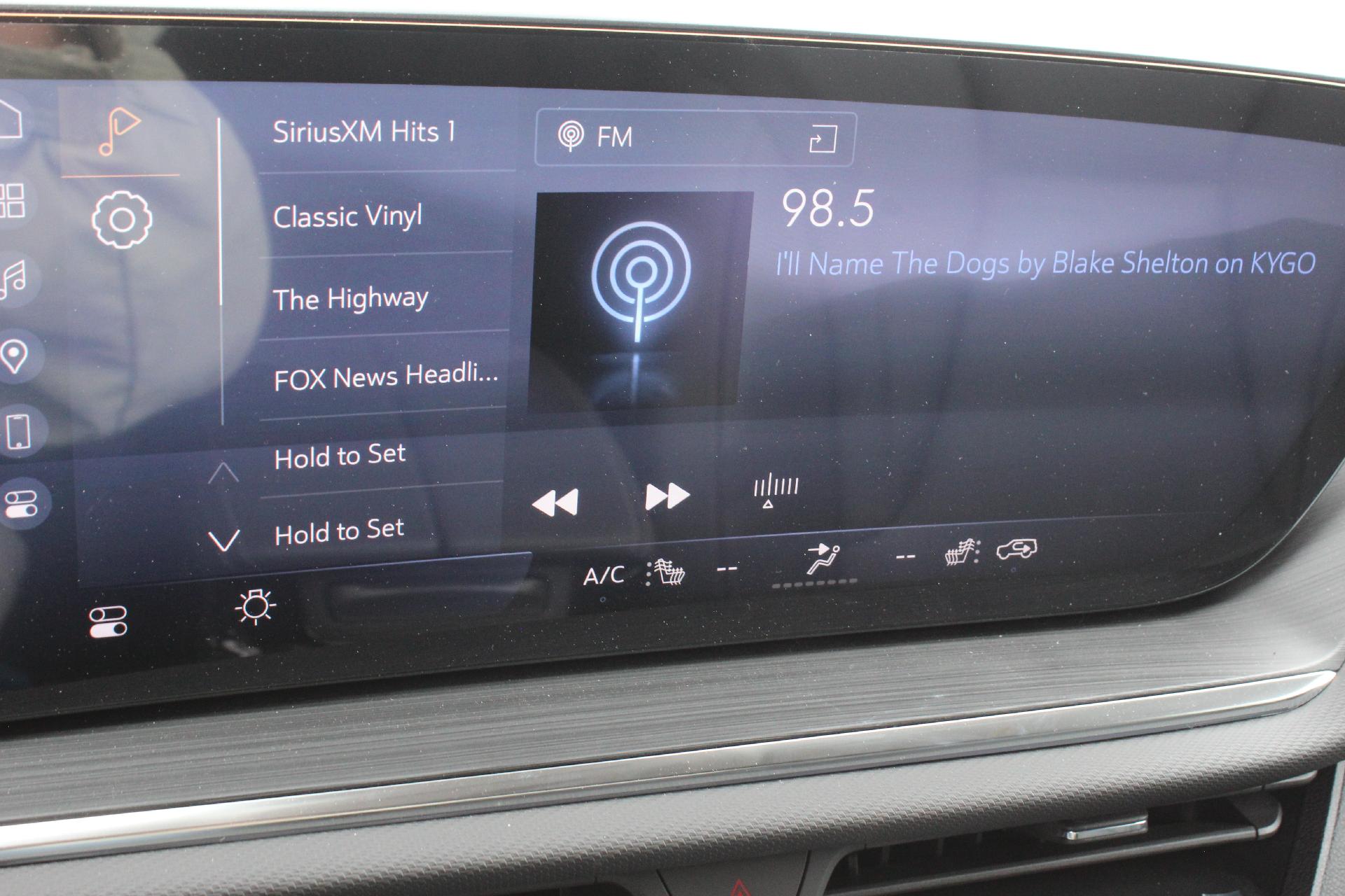 2025 Buick Envision Vehicle Photo in AURORA, CO 80012-4011