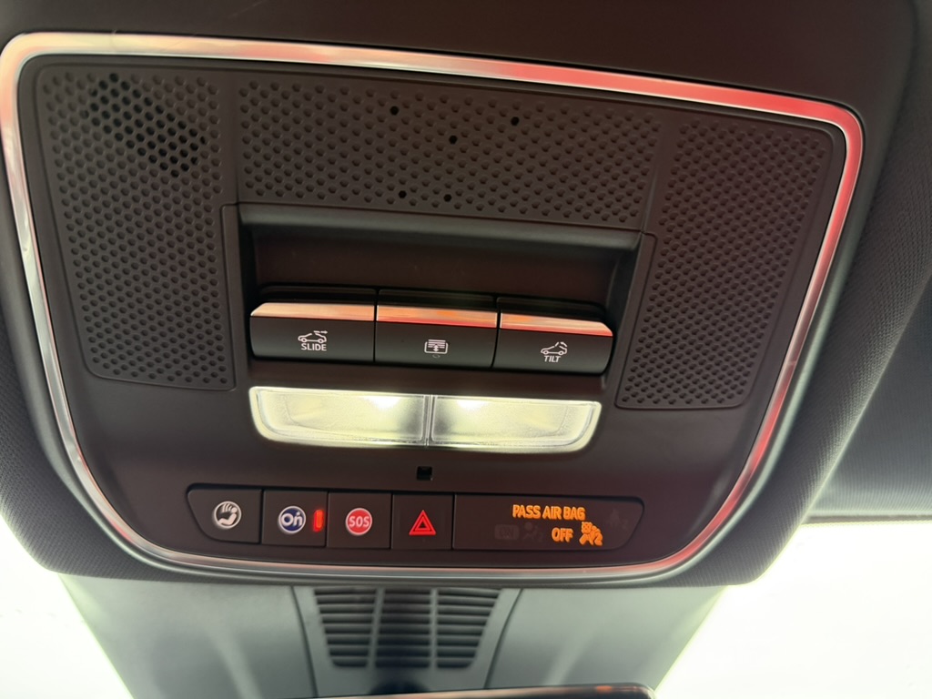 2025 Chevrolet Blazer EV photo 29 of 36