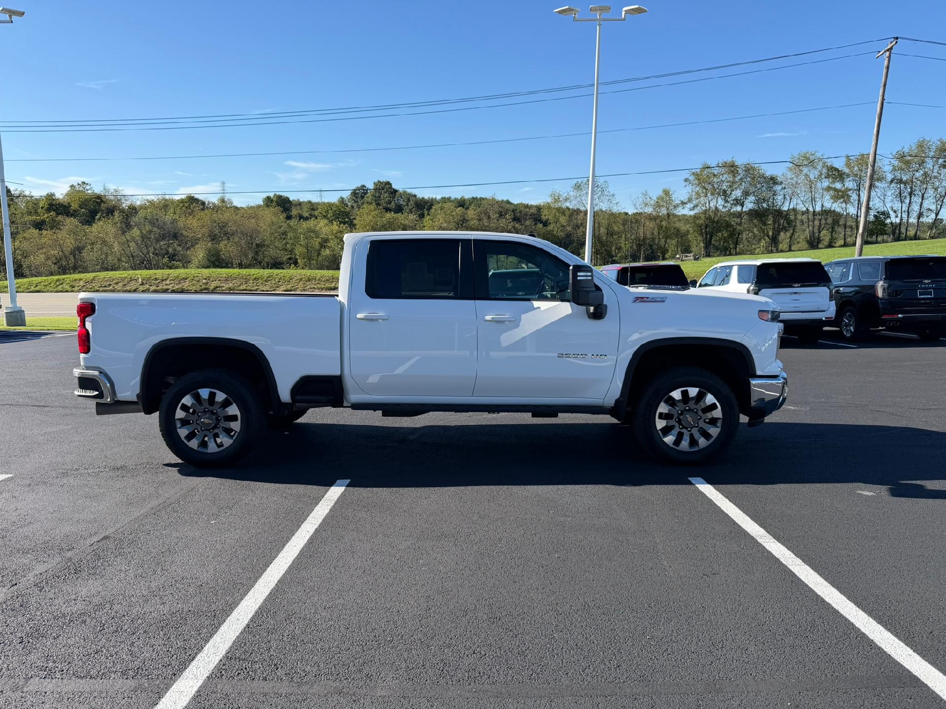 2024 Chevrolet Silverado 2500 HD photo 7 of 34