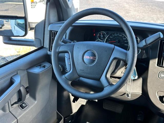 2024 GMC Savana Cutaway 3500 Vehicle Photo in COLUMBIA, MO 65203-3903