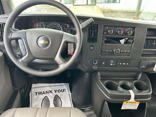 2025 Chevrolet Express Cargo 2500 Vehicle Photo in SAINT CLAIRSVILLE, OH 43950-8512