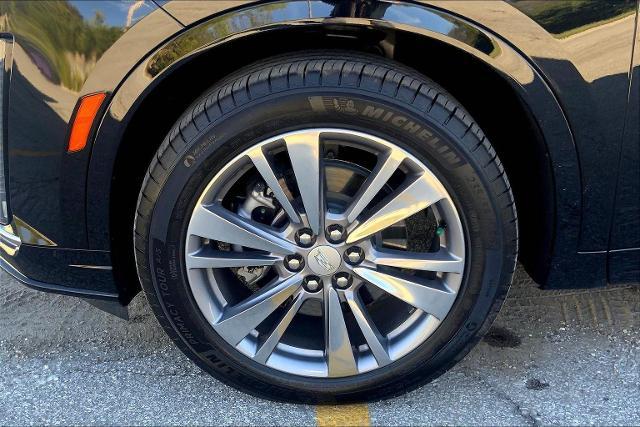 2025 Cadillac XT6 Vehicle Photo in KANSAS CITY, MO 64114-4545