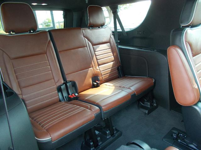 2023 GMC Yukon XL Vehicle Photo in LOWELL, MA 01852-4336