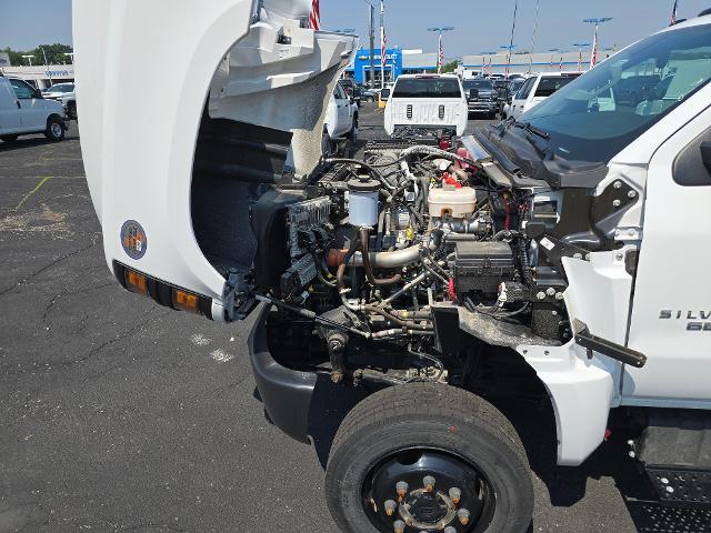 2024 Chevrolet Silverado Chassis Cab Vehicle Photo in INDEPENDENCE, MO 64055-1314
