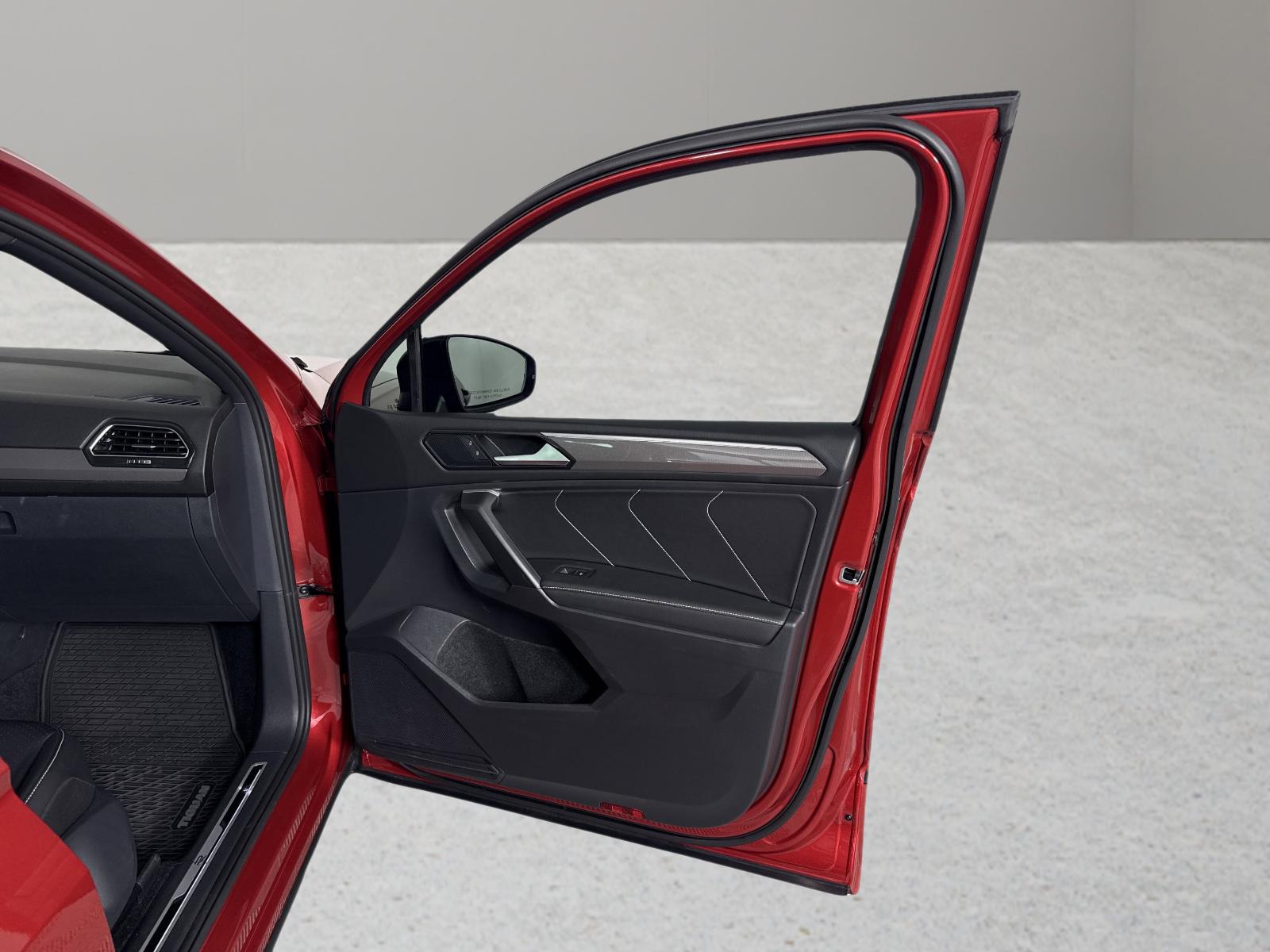 2024 Volkswagen Tiguan Vehicle Photo in Georgetown, TX 78626