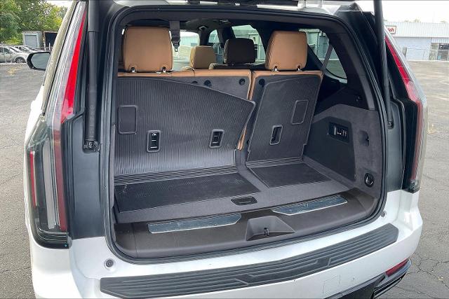 2023 Cadillac Escalade Vehicle Photo in INDEPENDENCE, MO 64055-1314