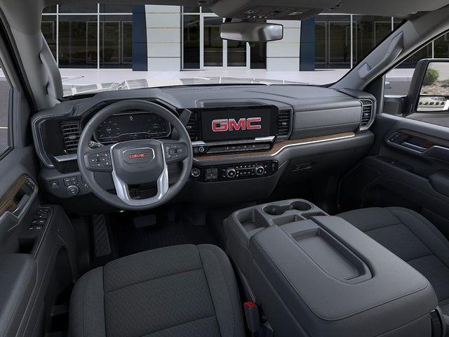 2025 GMC Sierra 2500 HD Vehicle Photo in WATERTOWN, CT 06795-3318