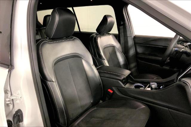 2024 Jeep Grand Cherokee L Vehicle Photo in Kansas City, MO 64114