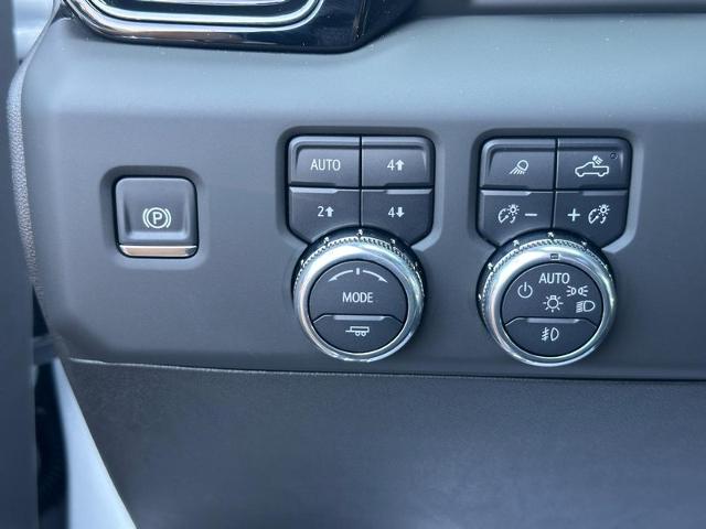 2025 GMC Sierra 2500 HD Vehicle Photo in COLUMBIA, MO 65203-3903