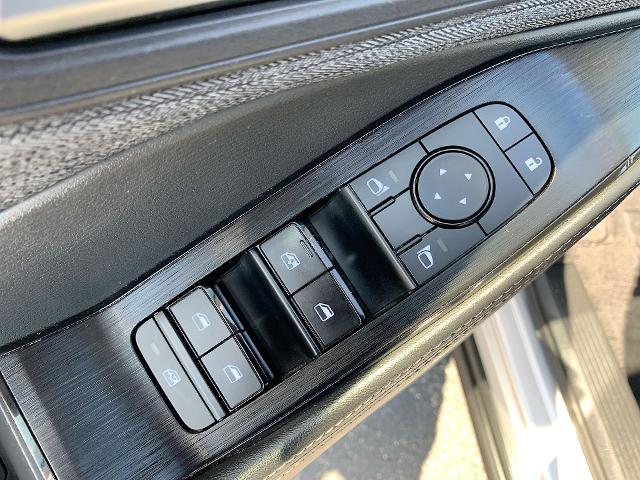 2022 Nissan Rogue Vehicle Photo in MOON TOWNSHIP, PA 15108-2571