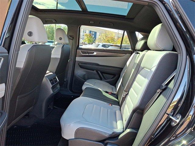 2024 Volkswagen Atlas Cross Sport Vehicle Photo in Willow Grove, PA 19090