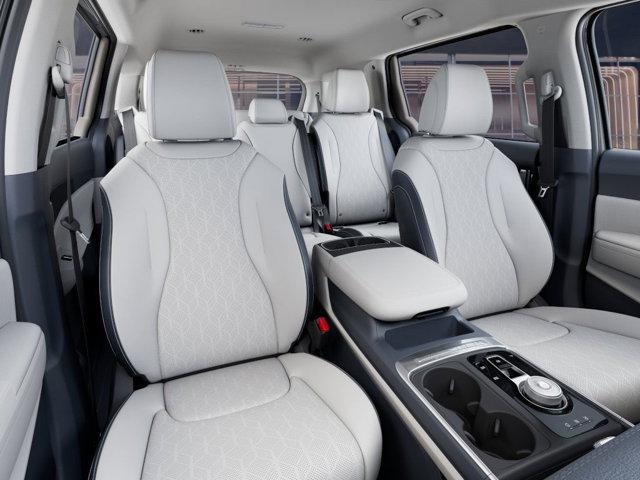 2025 Kia Carnival Hybrid Vehicle Photo in Westbrook, ME 04092