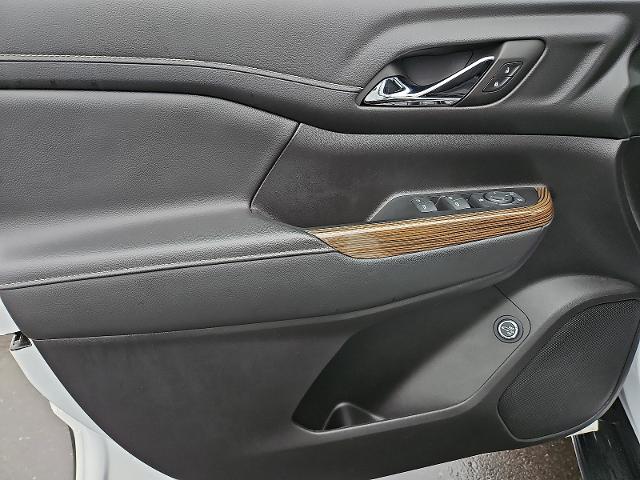 2023 GMC Acadia Vehicle Photo in TREVOSE, PA 19053-4984