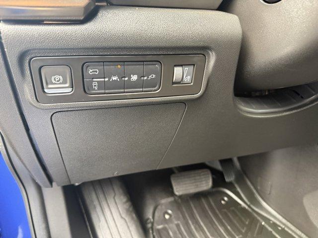 2024 GMC HUMMER EV SUV Vehicle Photo in LEOMINSTER, MA 01453-2952