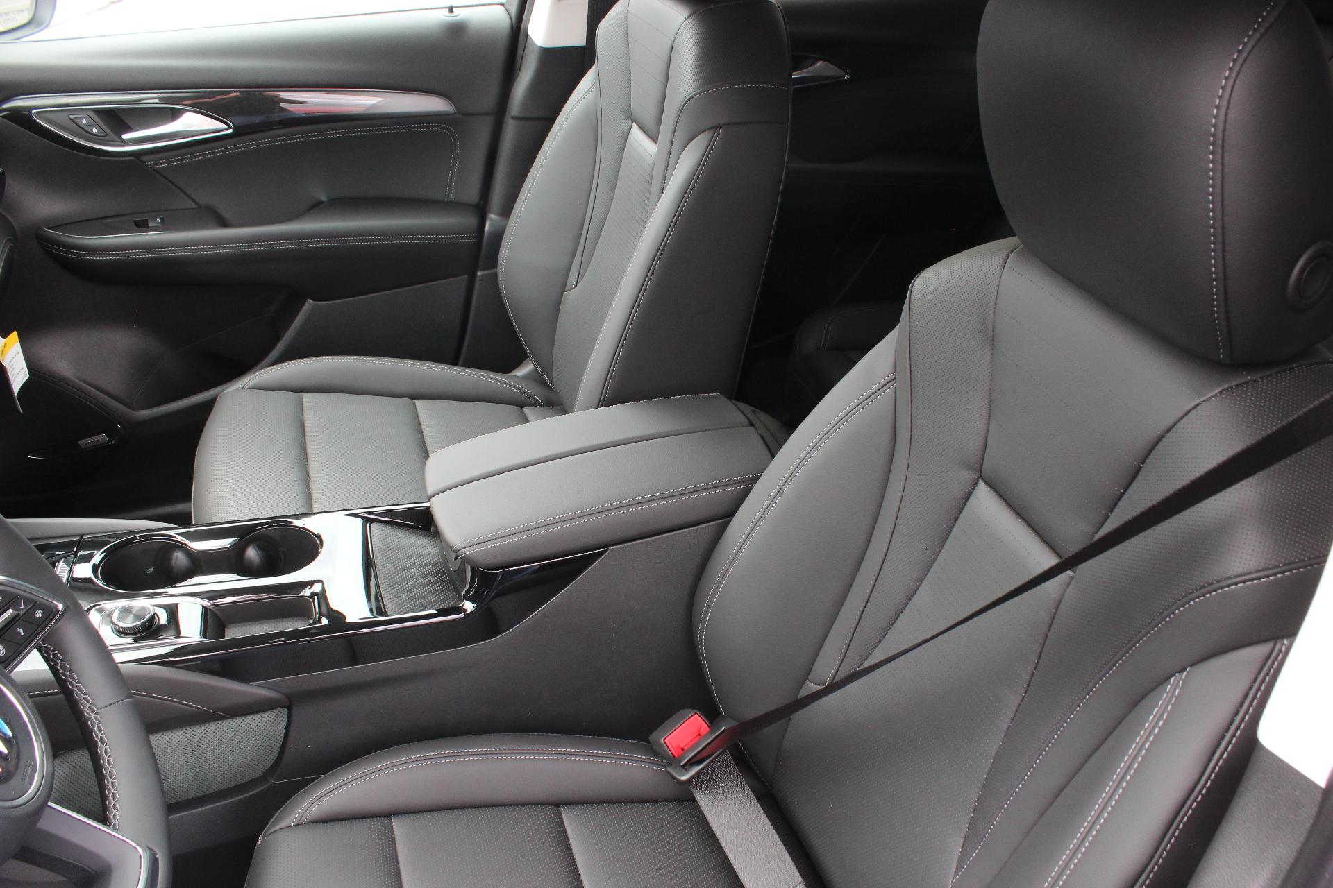 2025 Buick Envision Vehicle Photo in AURORA, CO 80012-4011