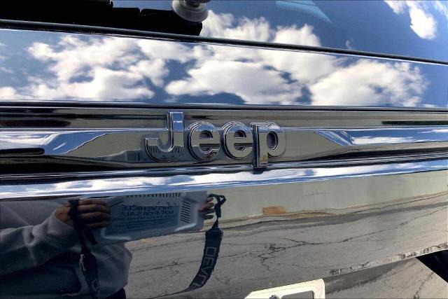 2023 Jeep Grand Cherokee Vehicle Photo in Kansas City, MO 64114