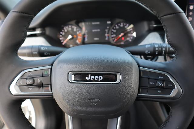2025 Jeep Compass Vehicle Photo in Cedar Rapids, IA 52402